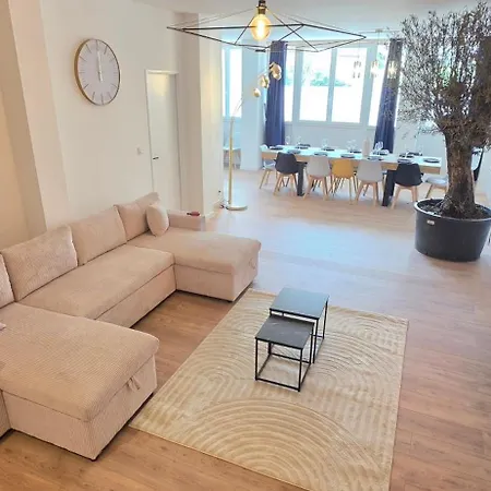 Appartement Le Magnifique, 15 Personnes, Garage, 3 Minutes A Pied Du Sanctuaire Et Gare *