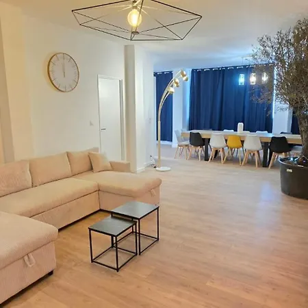 Le Magnifique, 15 Personnes, Garage, 3 Minutes A Pied Du Sanctuaire Et Gare